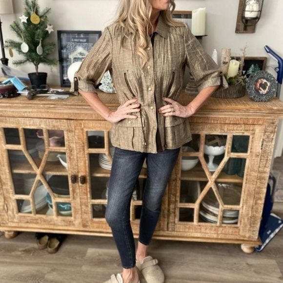 Chico’s Taupe Winched Waist Lightweight Jacket. - Picture 4 of 13